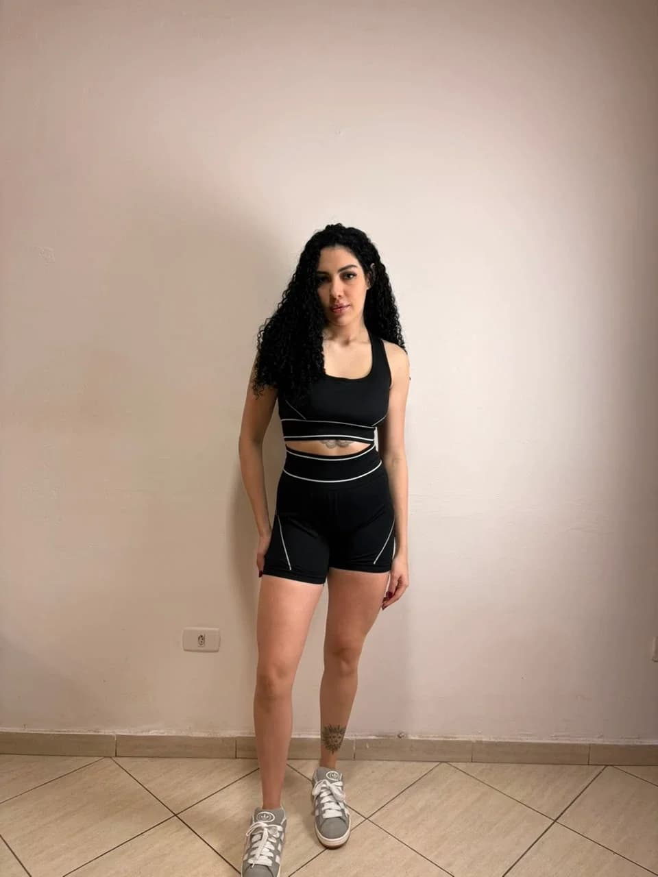 Conjunto Outline